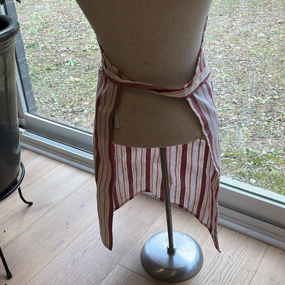 NWOT Williams Sonoma apron - Picture 5 of 7